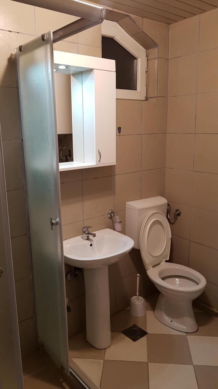 Veki'S House Apartment Скопие Екстериор снимка